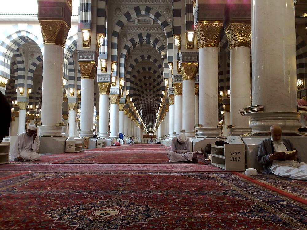 Ibadah di Masjid Jadi Lebih Sejuk Berkat Marmer