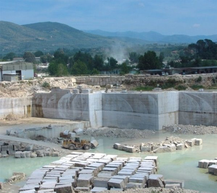 Tambang Travertine Tivoli yang Sudah Terkenal Sejak Zaman Romawi Kuno